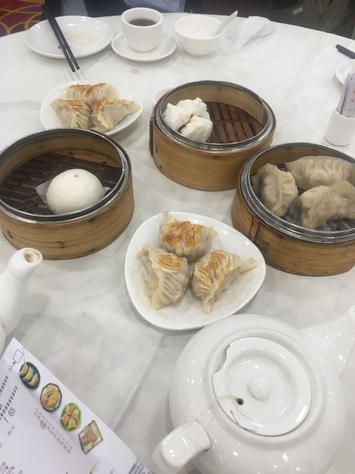 倫敦大酒楼。
朝ごはんのはずなのに…たくさん食べたなぁ。
ここはシート式＋...