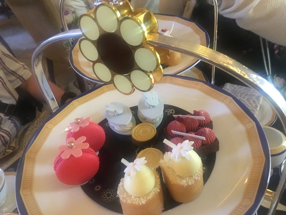 ペニンシュラホテルのアフタヌーンティーに行きました。
前回行きたかったので...