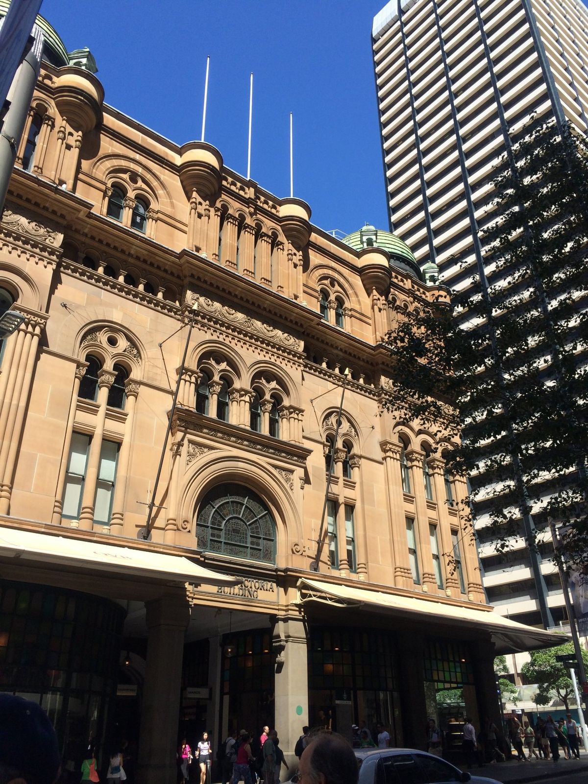 パンケーキを済ませて、いざ、
クイーン・ヴィクトリア・ビルディングへ✨
ヴ...