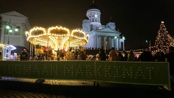 フィンランド・ヘルシンキ、レヴィ「フィンランドオーロラチャレンジ旅」の写真：ヘルシンキでクリスマスマーケットを体験し...