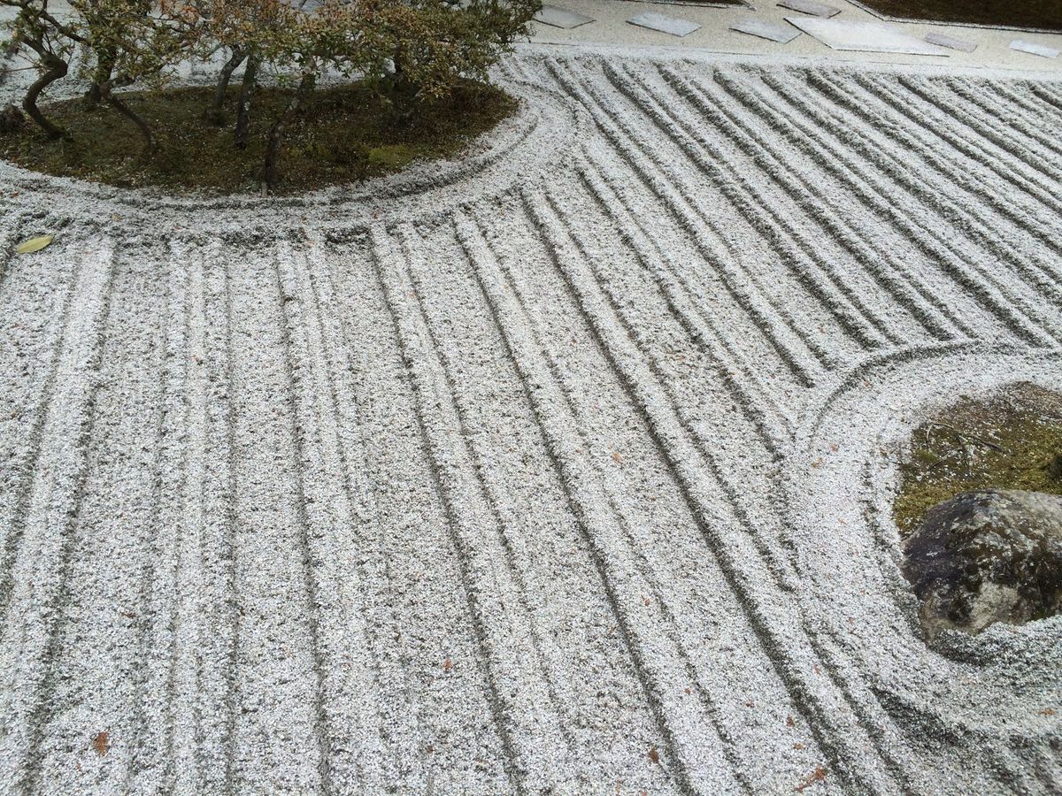 足利義政によって建立された慈照寺銀閣。
金閣と合わせて、相国寺の塔頭寺院な...