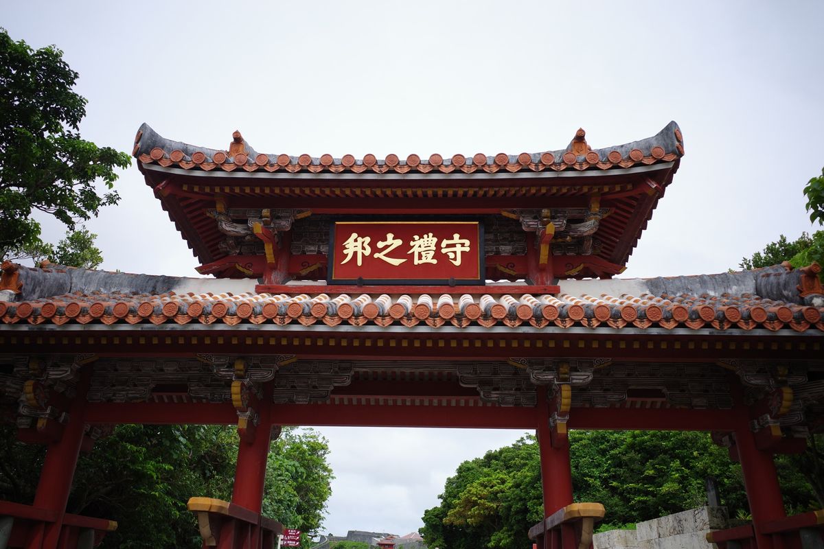 首里城
消失した本殿などの再建が始まっていました。