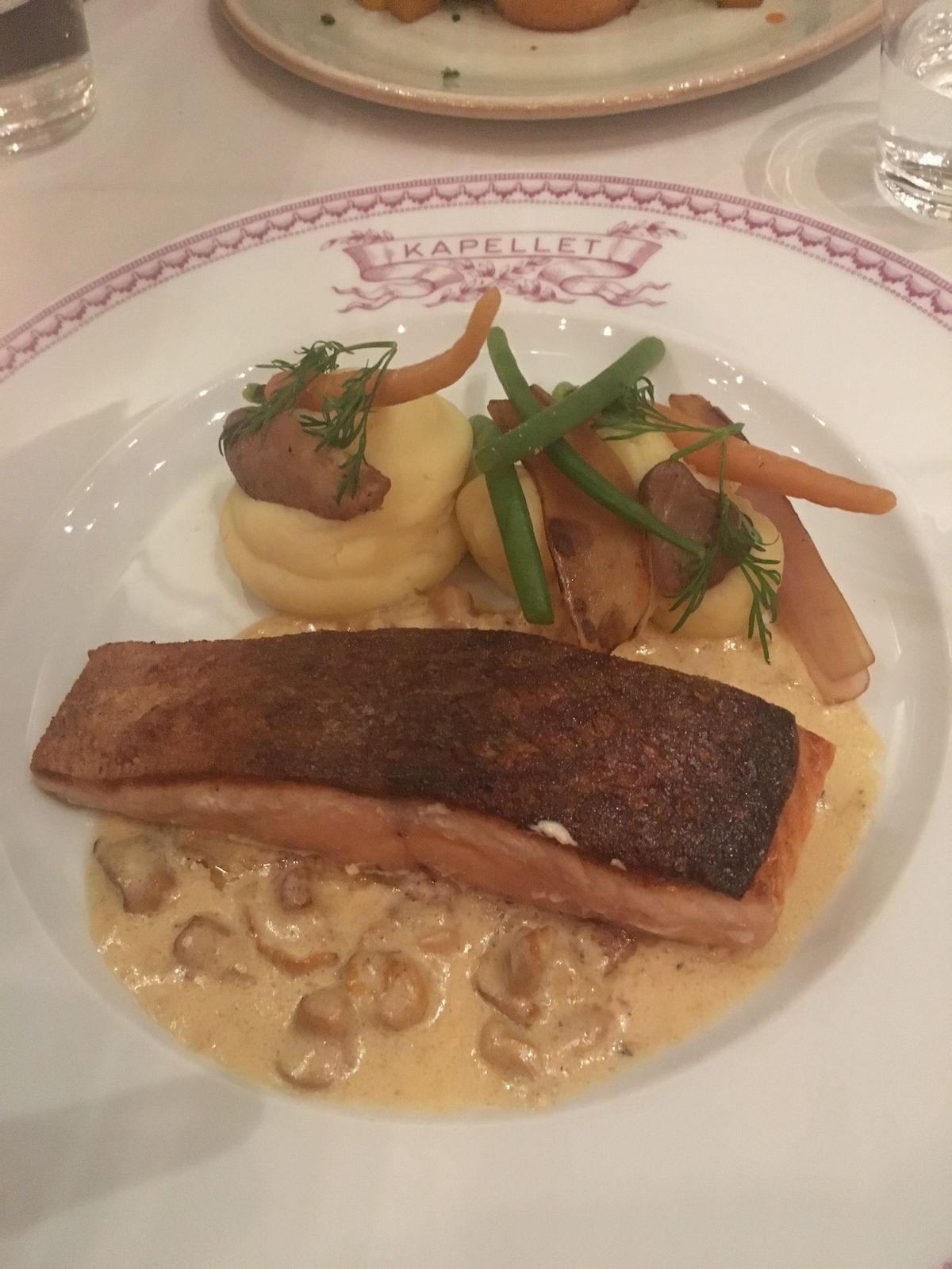 カッペリにて。
やはり、北欧といえばサーモン！
ふわふわで美味しかったです！
