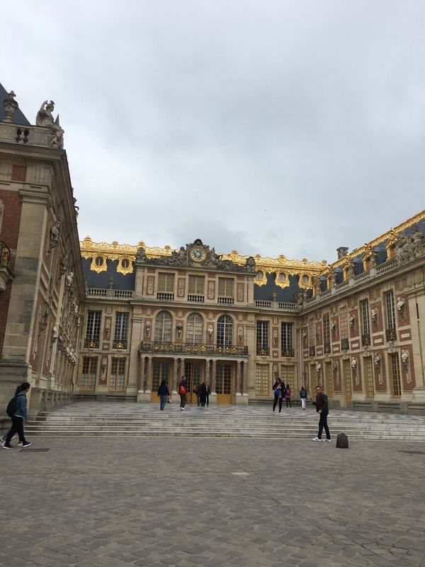 フランス・パリ「フランスの旅」の写真：ベルサイユ宮殿。
相変わらずキラキラゴー...