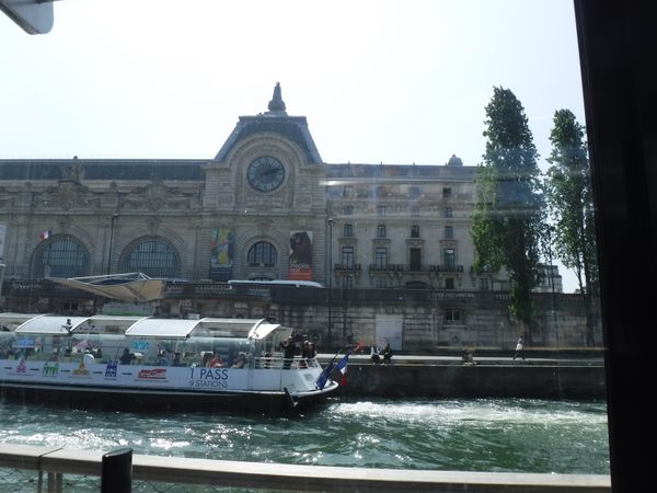 フランス・パリ「フランスの旅」の写真：セーヌ川クルーズ。
キャンペーンで無料で...