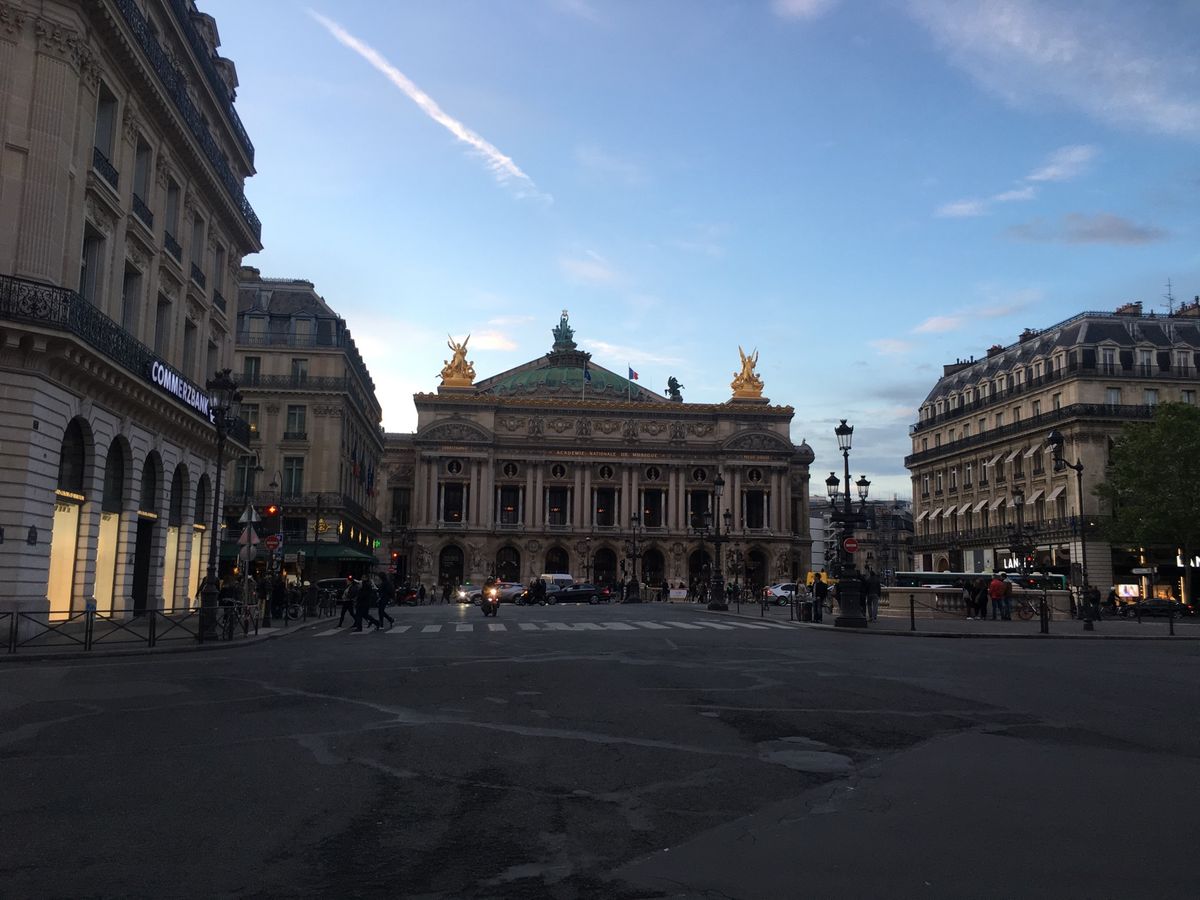 マドレーヌ寺院、コンコルド広場、オペラ座。
とにかくオペラ座は毎日写真撮っ...