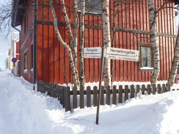 スウェーデン・キールナ「オーロラ旅」の写真：キールナの街をぶらぶら。
除雪車、初めて...