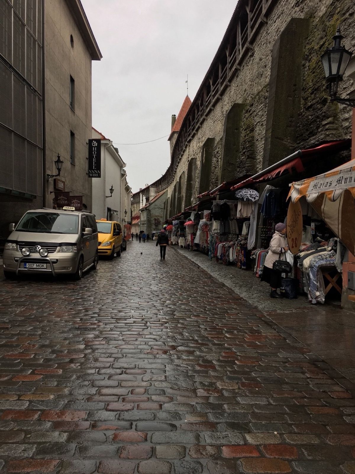 タリン、お伽話に出てきそうな街並み！