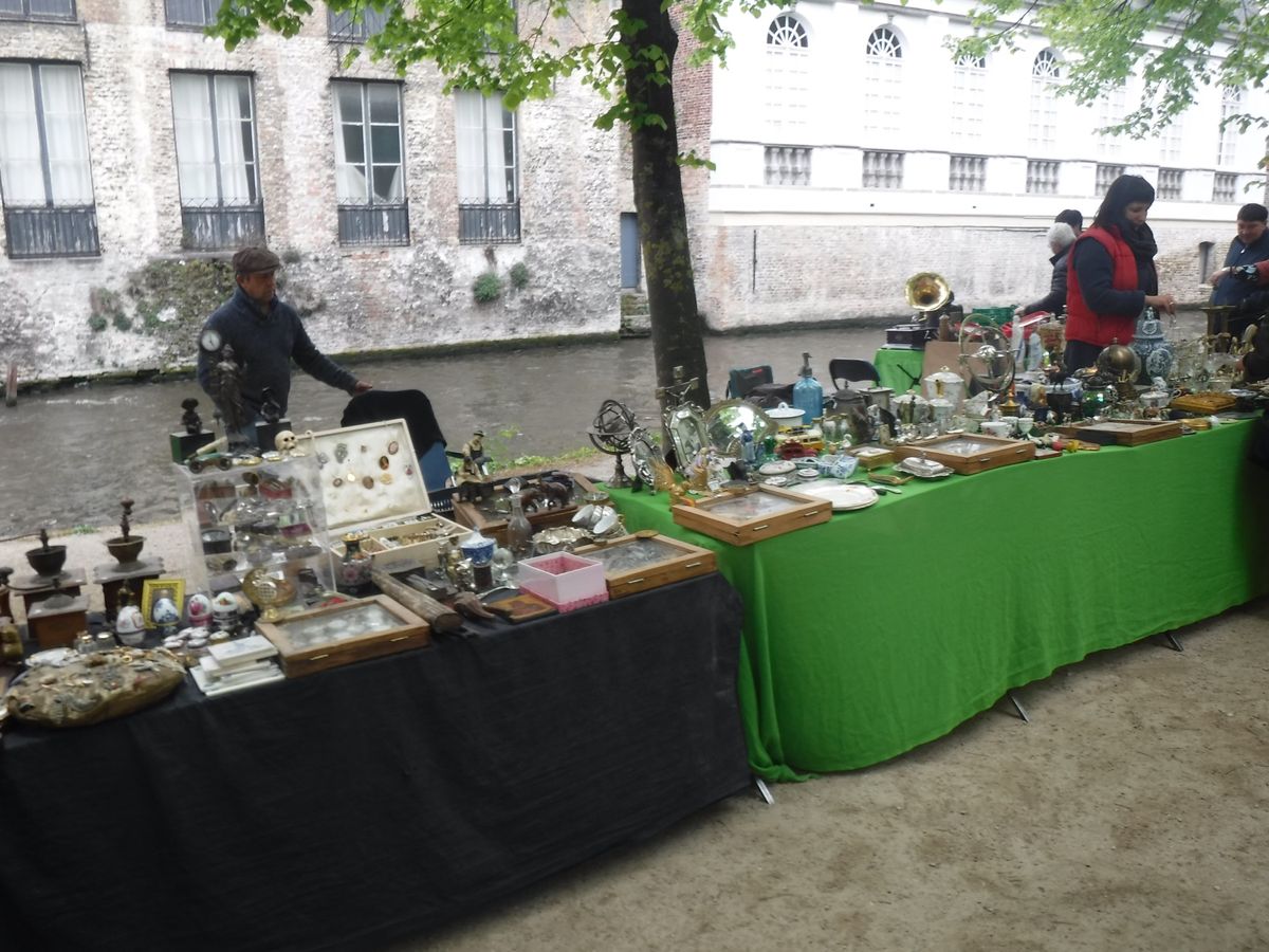 ベルギーと言えば、ワッフルとフリッター！！
お昼に食べました！どちらも美味...