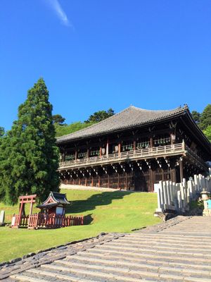 近鉄京都駅から近鉄奈良駅までは、急行で約40分。
奈良に着くと快晴になりま...