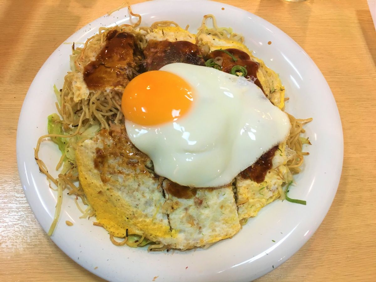 そして広島に行ったら絶対食べようと思っていたもの、
牡蠣！！広島焼き！！
...