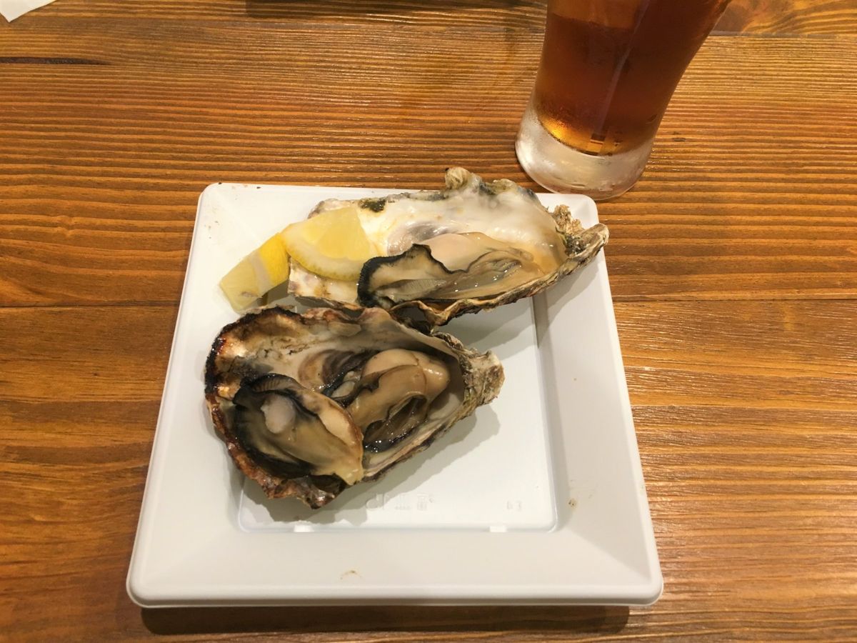 そして広島に行ったら絶対食べようと思っていたもの、
牡蠣！！広島焼き！！
...