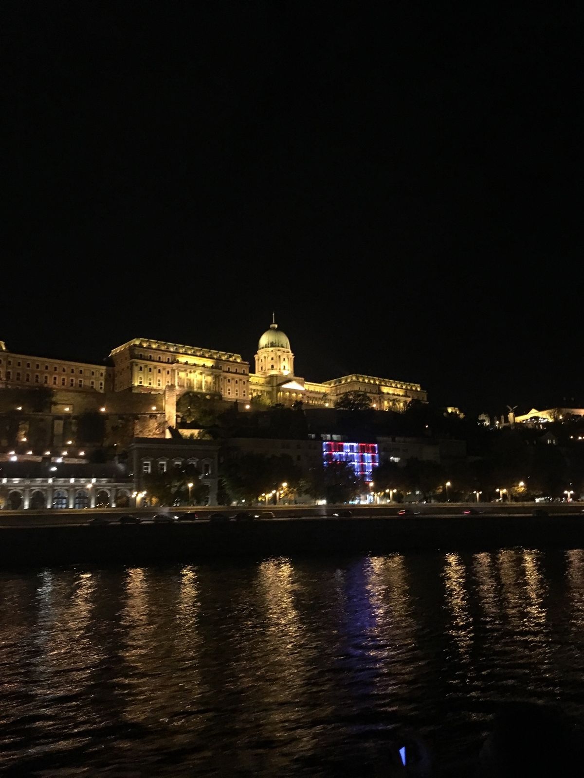 ブダペストの夜景その２！
あまりに美しかったのでびっくりするくらい写真撮り...