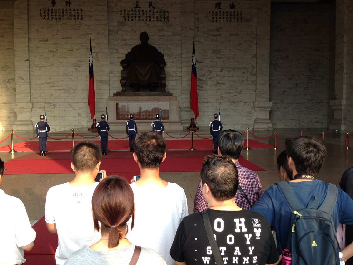 中正紀念堂！
ちょうど衛兵交替式でした！