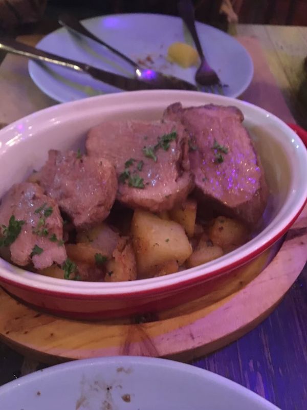 ベトナム・ホーチミン「✈︎2017ベトナム旅行🇻🇳」の写真：🍴ココット
ベンタン市場の近くのおしゃれ...