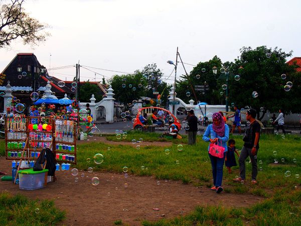 インドネシア・プランバナン「インドネシア　ジョグジャカルタの遺跡ひとり旅」の写真：ジョグジャカルタの街は歴史のある街だけあ...