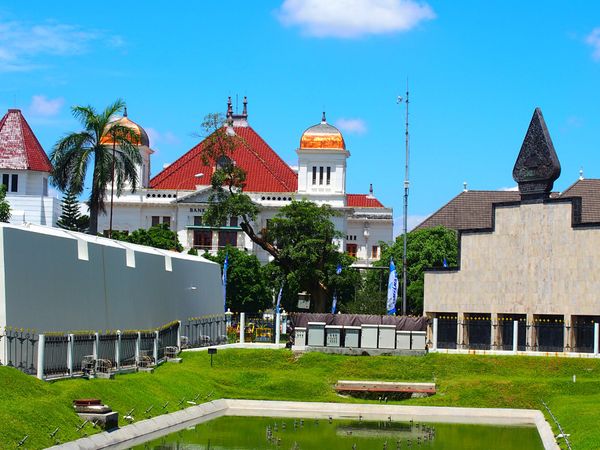 インドネシア・プランバナン「インドネシア　ジョグジャカルタの遺跡ひとり旅」の写真：ジョグジャカルタの街は歴史のある街だけあ...