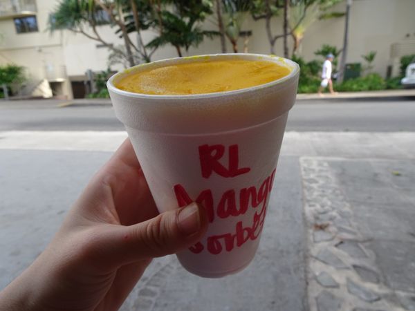 アメリカ(米国)・ハワイ「✈︎2017ハワイ旅行🇺🇸」の写真：🍦高橋果実店.
マンゴーソルベ🥭♡美味し...