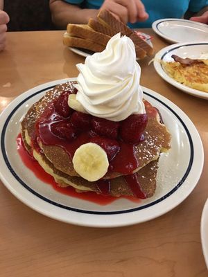 🍴🥞Ihop (クヒオ通り)
Ihopで朝ごはん。ローカルの人も多い☺︎
