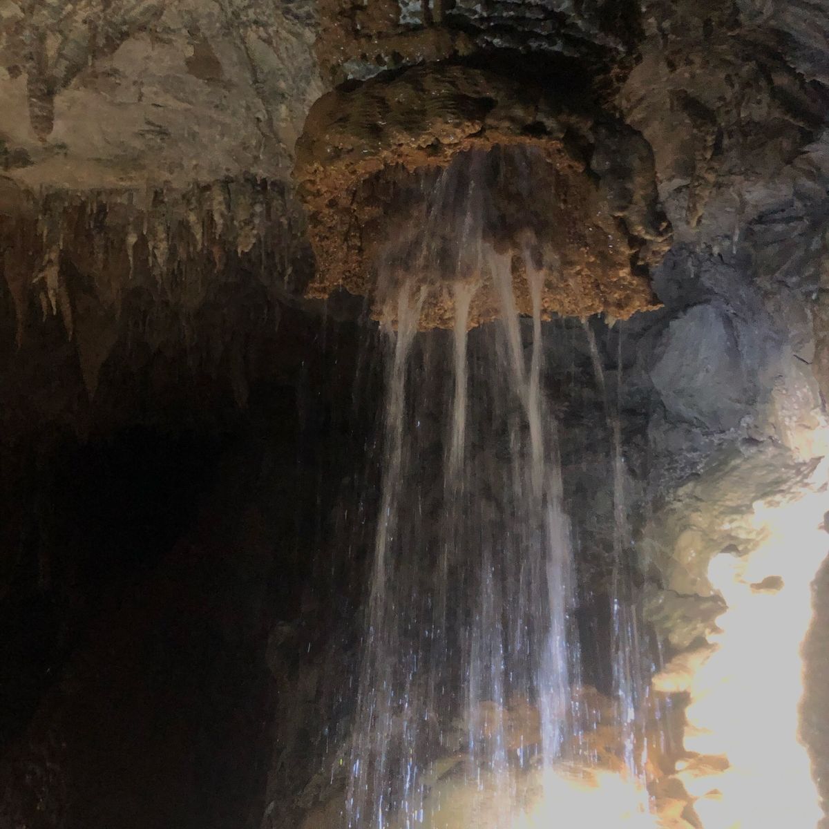 パンプキンホール鍾乳洞🎃