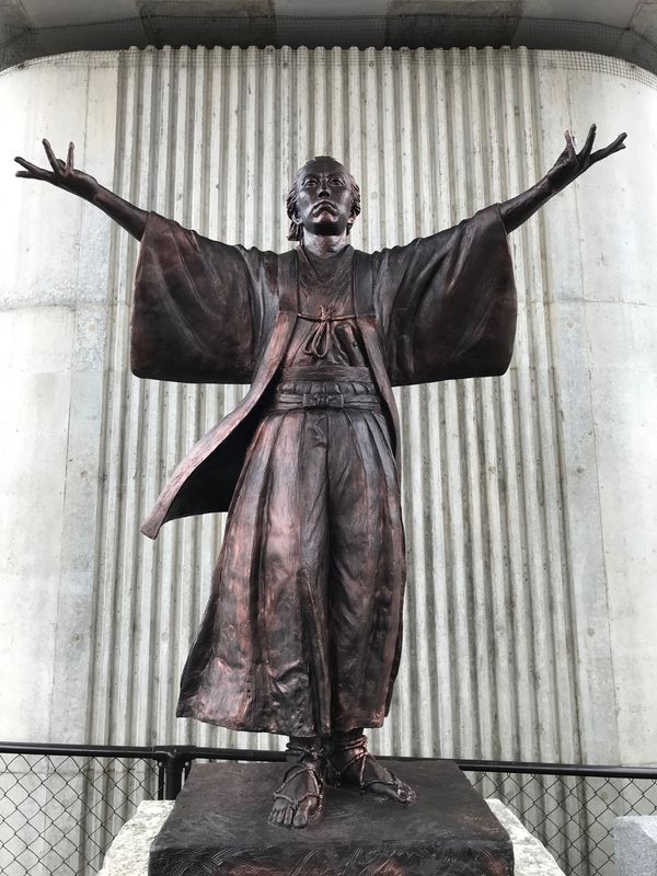 日本・高知「新名所」の写真：新しく出来た「志の龍馬像」
今までとは違...