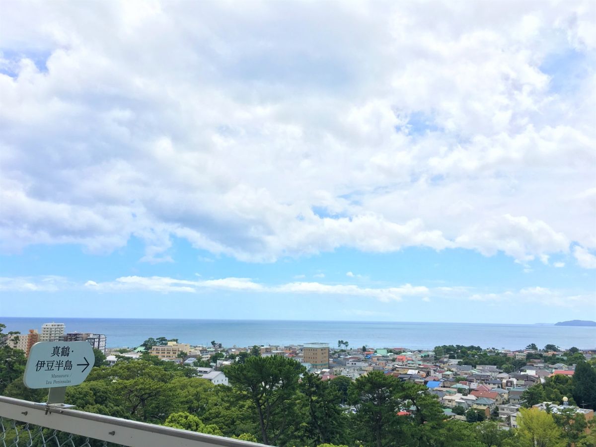 微妙なお天気の中、小田原に到着です！
、、、新幹線で。🚅🤜🤛
乗車時間15...