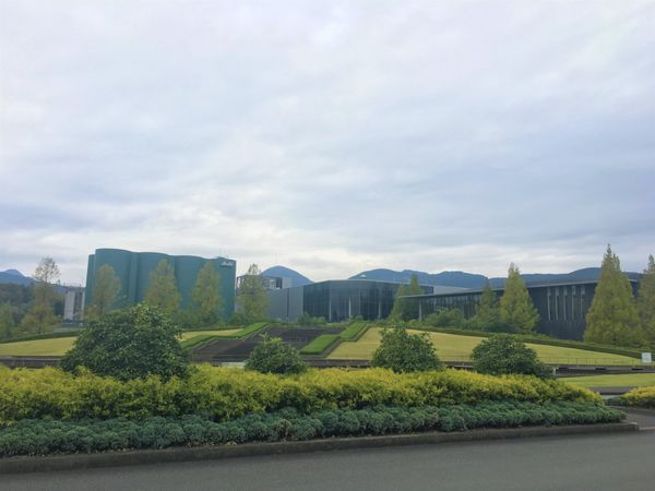 日本・神奈川県「日本・南足柄/Minamiashigara Japan」の写真：新松田駅から直行バスで約20分、工場に到...