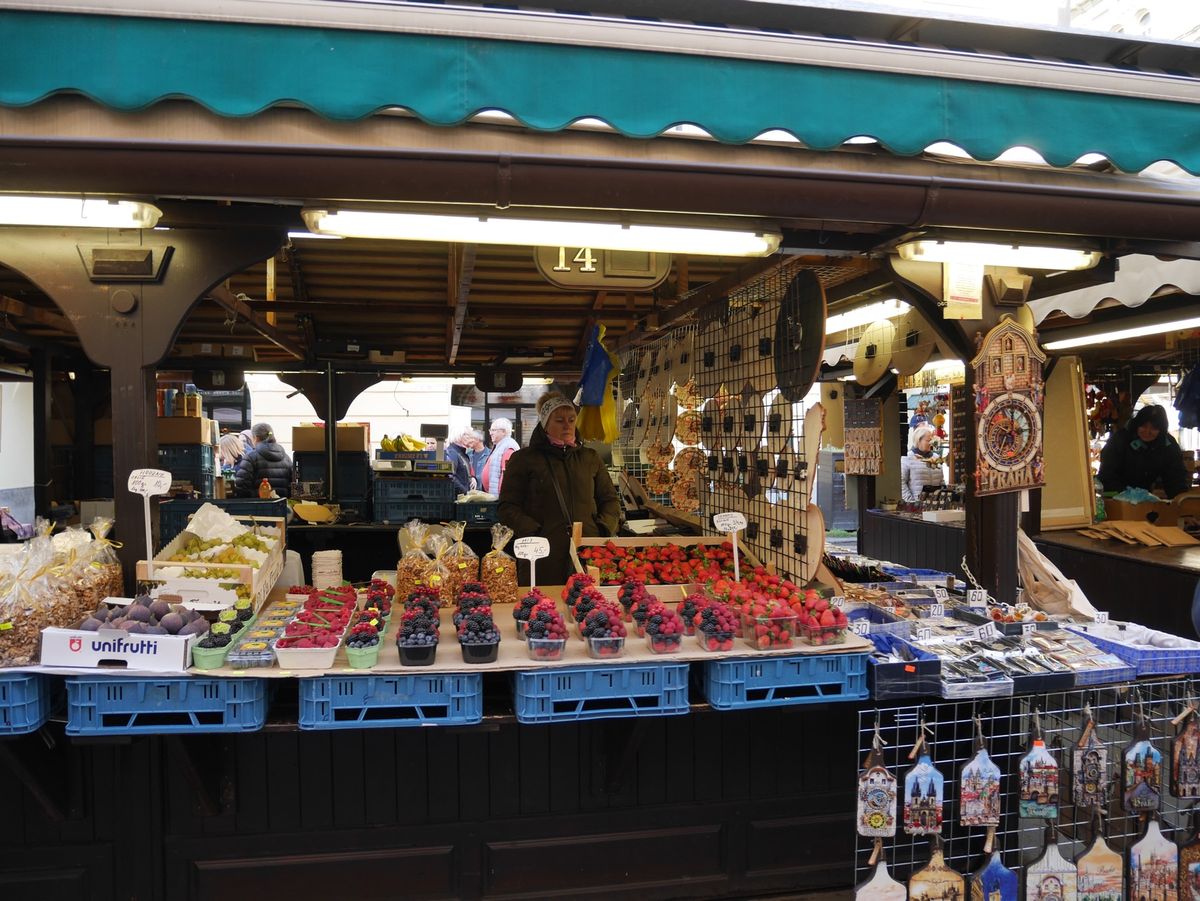 プラハのマーケット。
ヨーロッパのマーケットって可愛いですよね！
見てるだ...