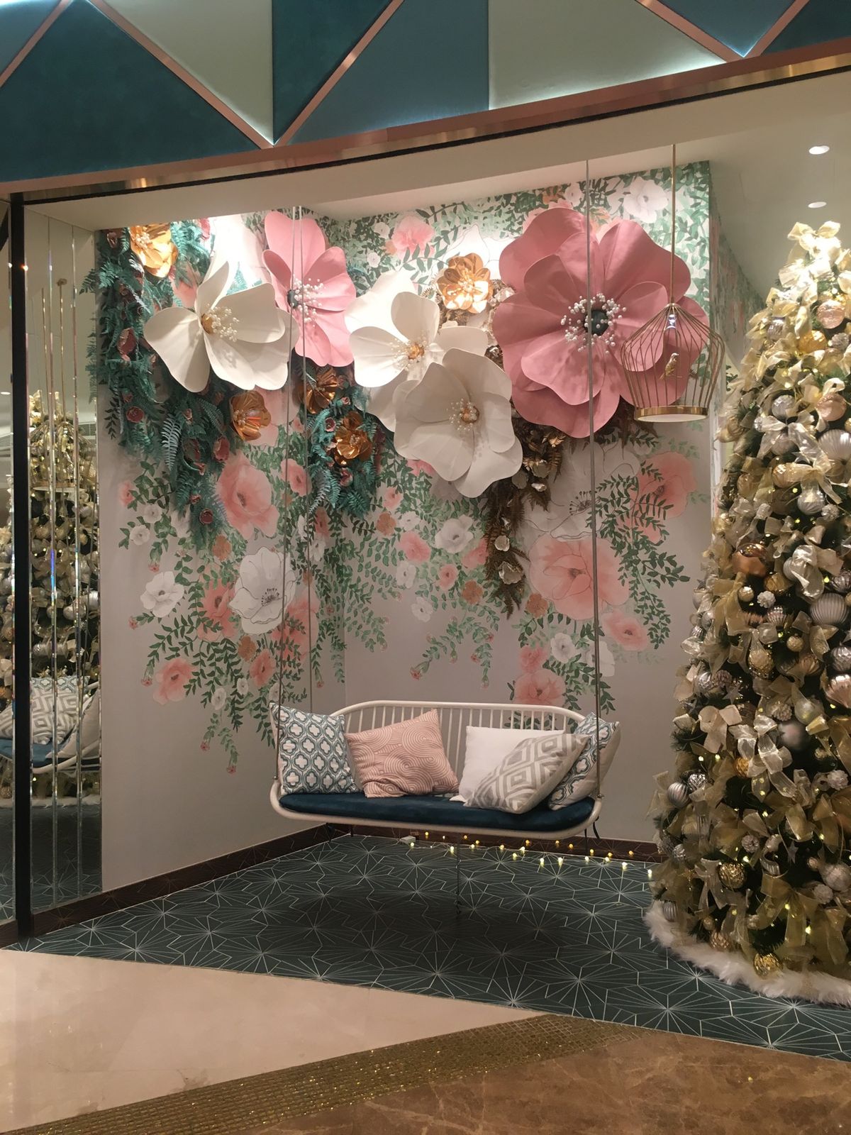 めちゃくちゃ可愛いアフタヌーンティーしてしまった…
いままでで1番可愛いア...