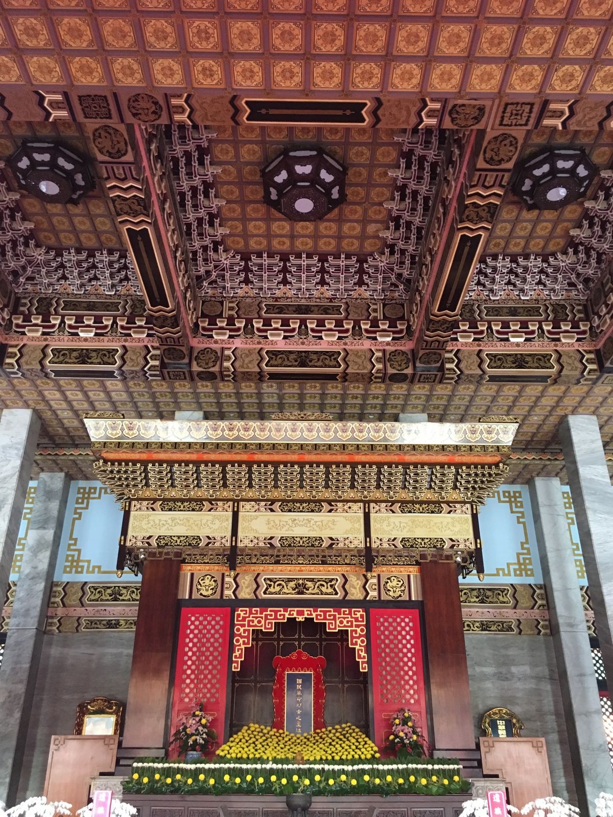 父母は初めての海外だったので、１日は観光ツアーでまわりました。
わたしは台...