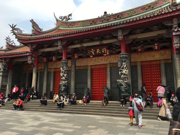 台湾・台北「記念の台湾旅行」の写真：行天宮と中正紀念堂。
行天宮もはじめてで...