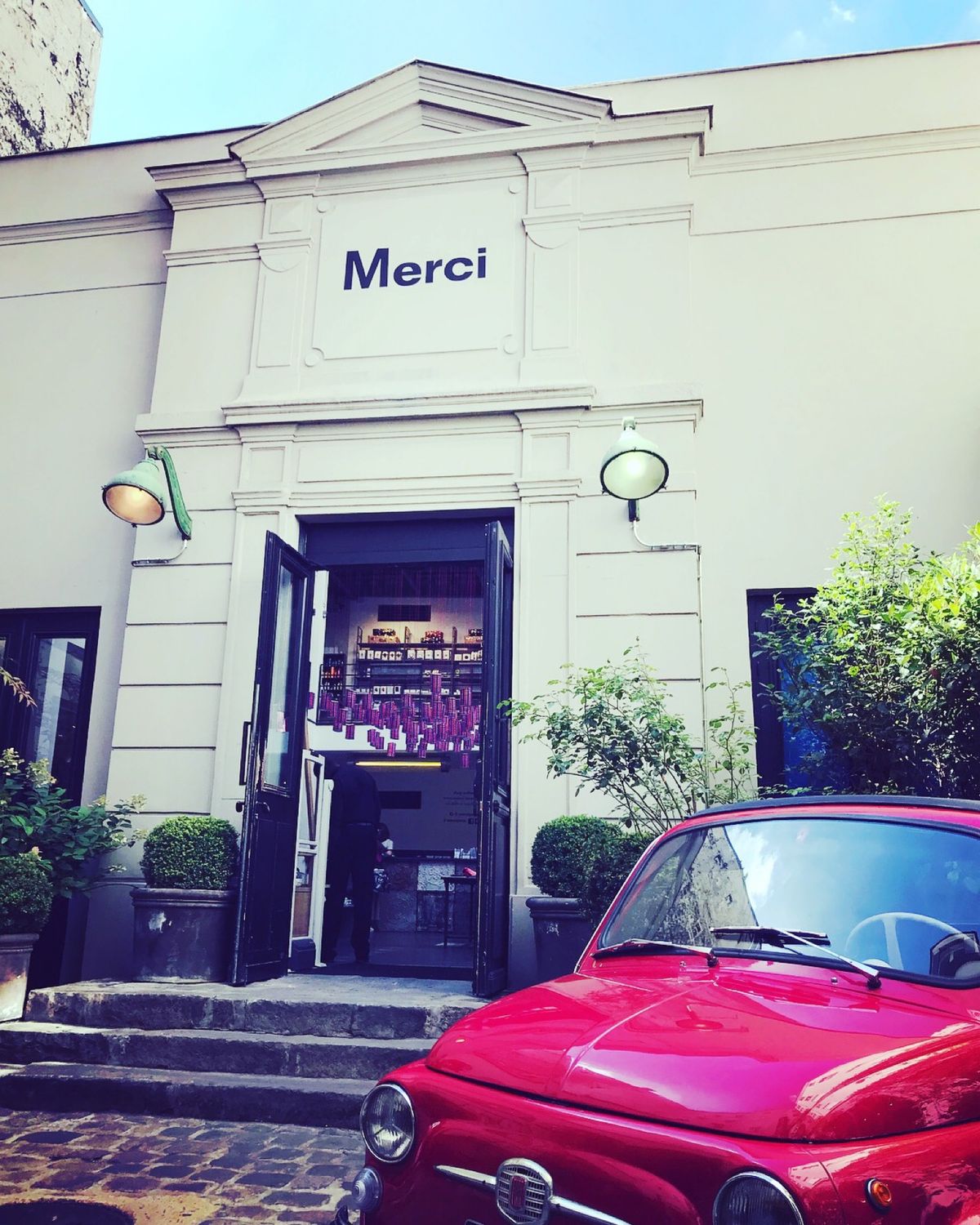 夏休みのだーれも居ないParisでスタルクのホテルを堪能。ずっと行きたかっ...