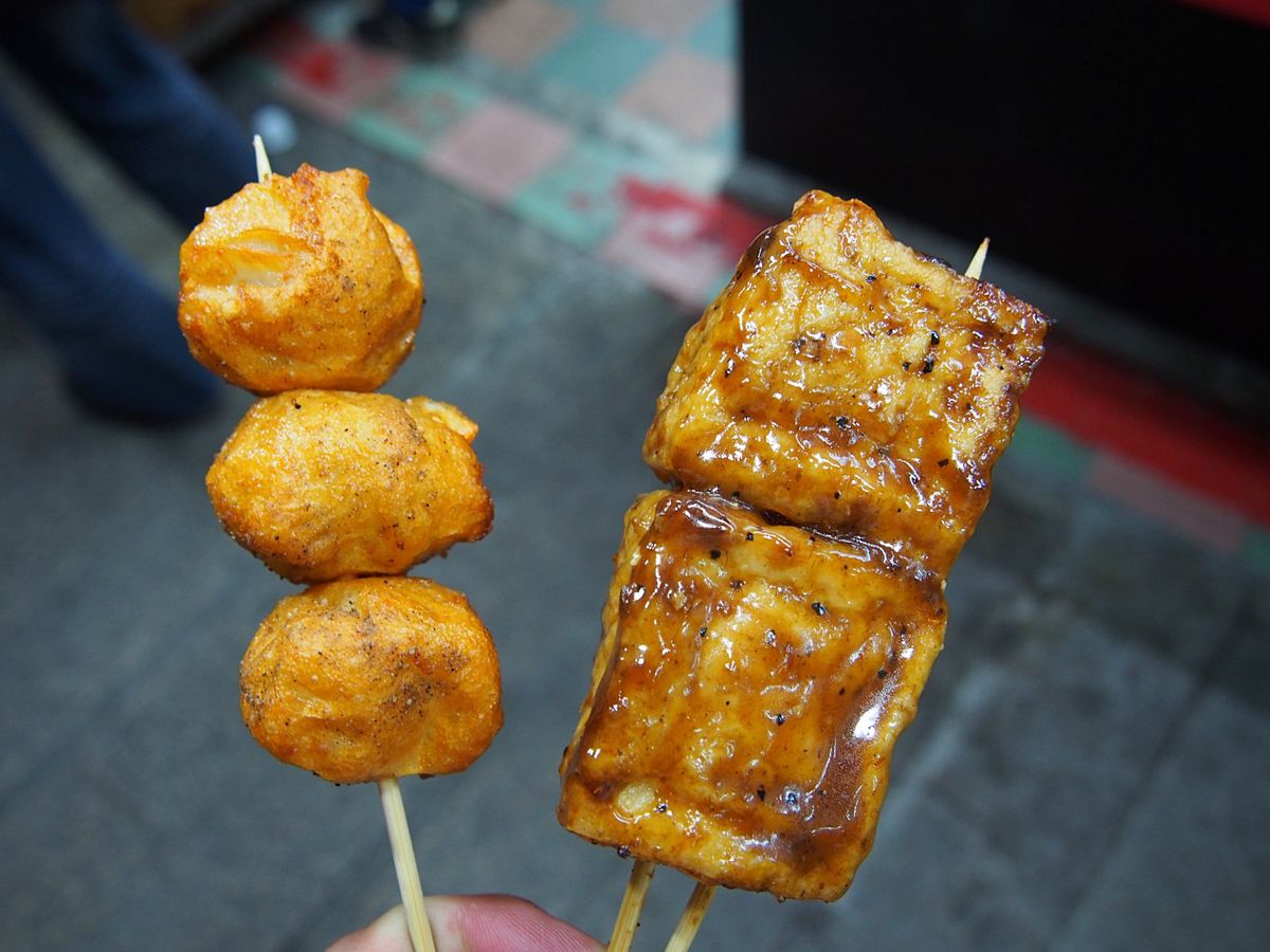 台北から淡水への日帰りサイクリング旅行
埠頭で夕日を見送ると空は真っ暗にな...