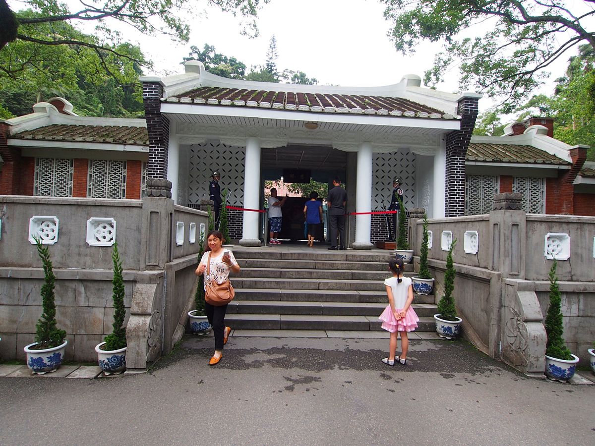慈湖紀念雕塑公園
この公園の奥に進んでいくと、蒋介石の遺体が安置されている...