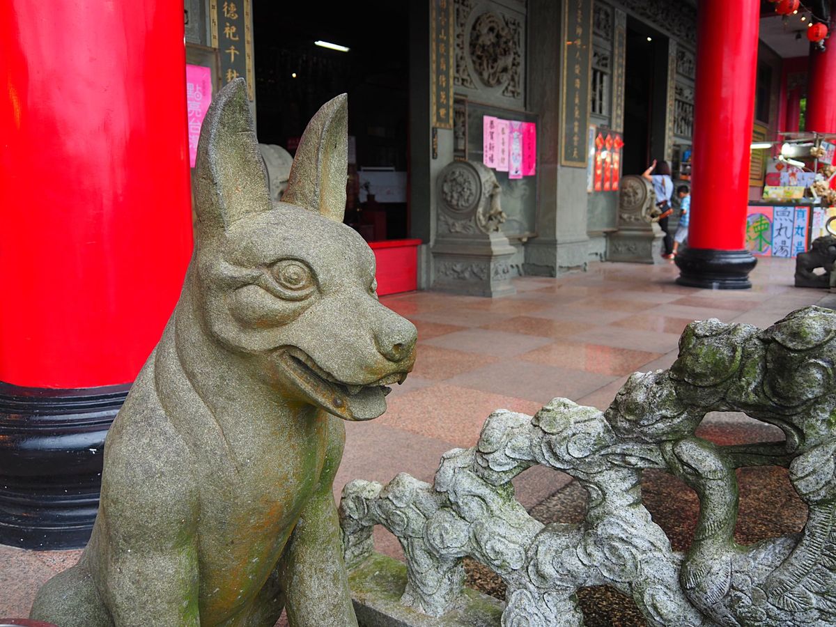 新北市石門区「十八王公廟」
台北からも割と近くにある、犬を祀っている寺🐶
...