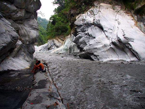 台湾「台湾で暮らした日々　〜人も街もごはんも大好きな国〜」の写真：文山温泉
太魯閣峡谷に湧き出る文山温泉は...