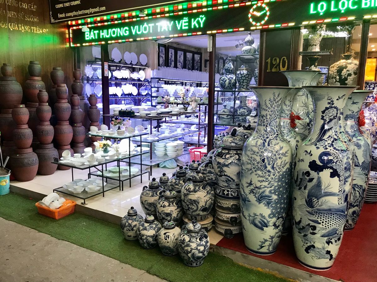 バッチャン
ハノイ市の南東部にある焼物の街。
ハノイ市内の自宅から20km...