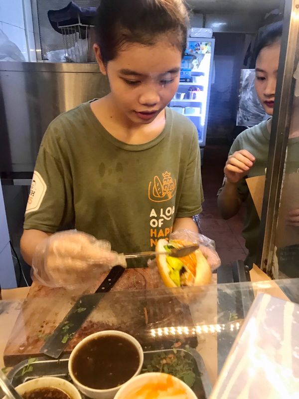 ベトナム・ハノイ「ベトナムハノイで暮らす日々　〜旅するように暮らしたい〜」の写真：banh mi 25
ハノイ旧市街にある...