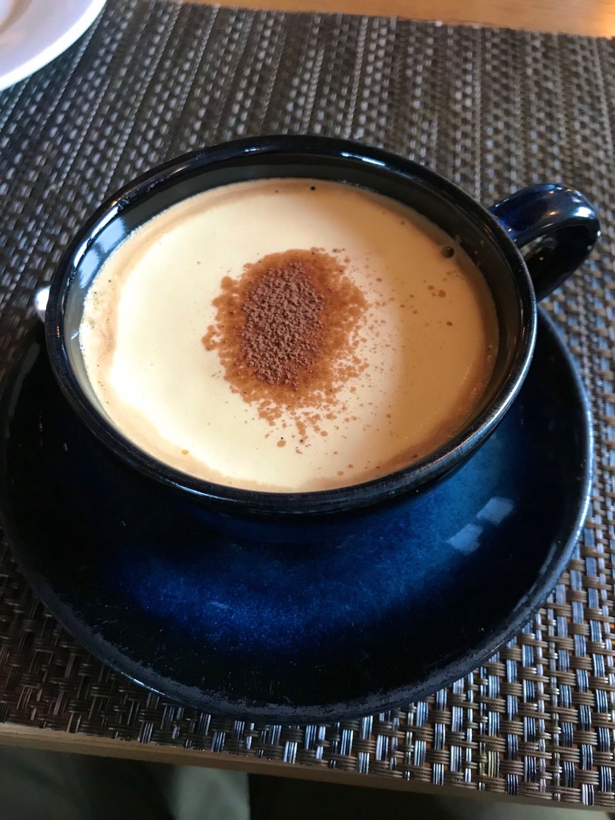 cafe mai
この店はハノイの老舗コーヒー屋さんで創業は1936年。
...