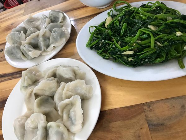 ベトナム・ハノイ「ベトナムハノイで暮らす日々　〜旅するように暮らしたい〜」の写真：東北餃子王
中華料理店の少ないハノイで、...