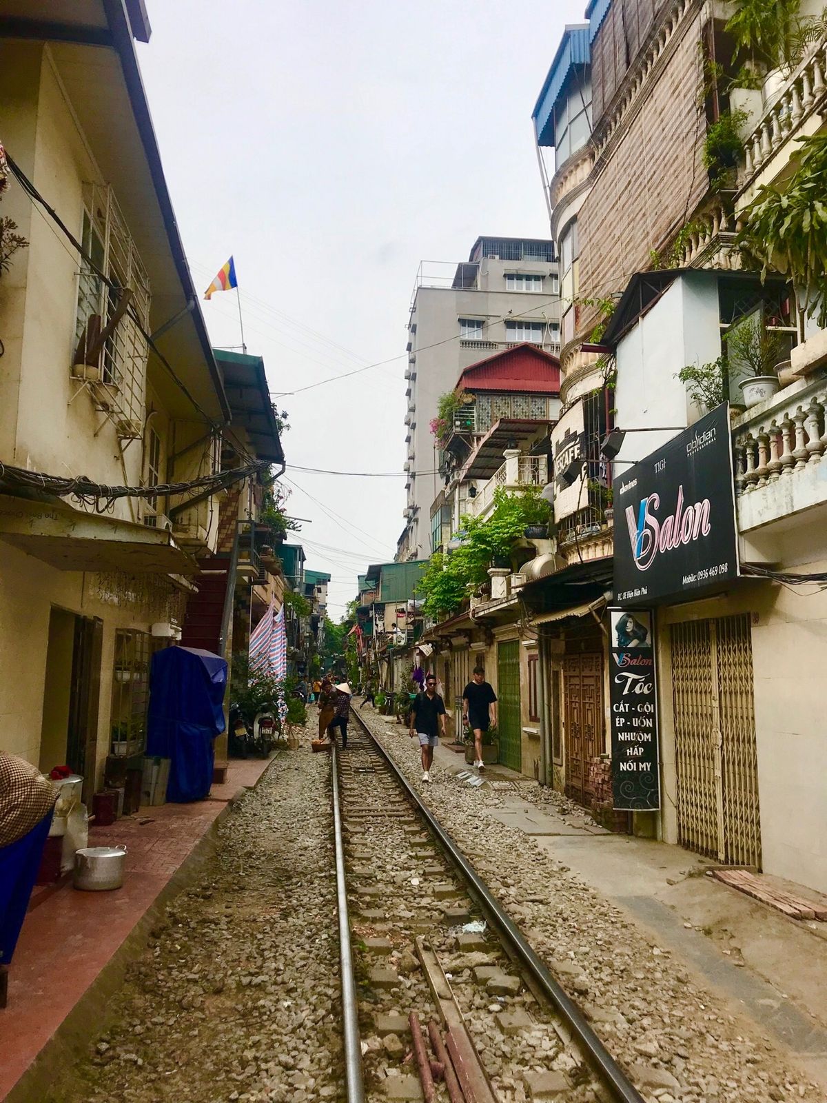 トレインストリート
ハノイの市内で人気の観光スポットだったトレインストリー...