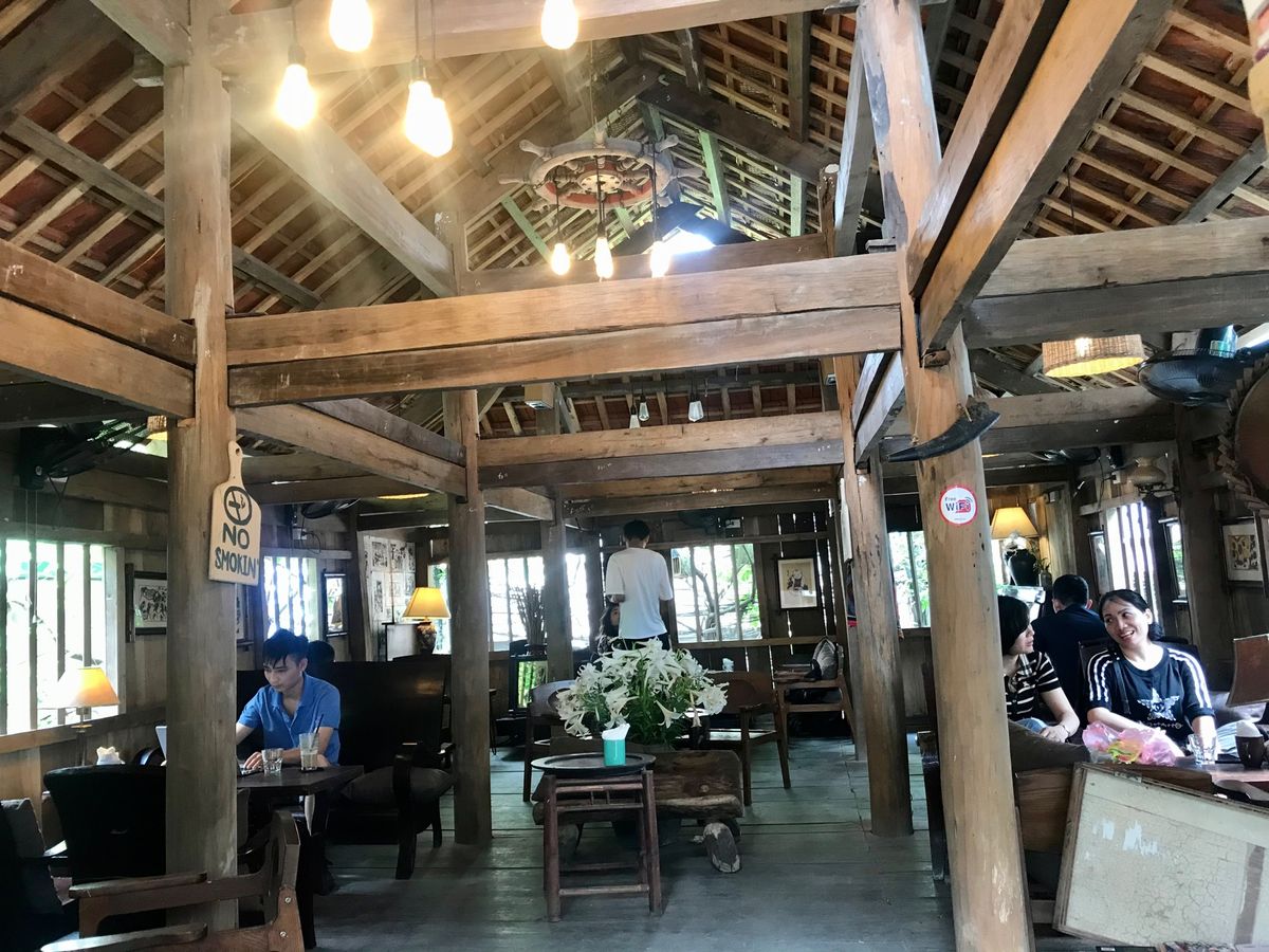 Tiny cafe
B52戦勝博物館の近くの小さな路地の中に見つけた素敵な...