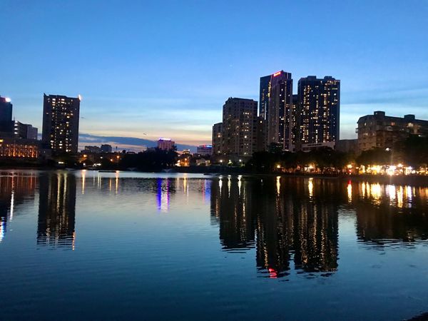 ベトナム・ハノイ「ベトナムハノイで暮らす日々　〜旅するように暮らしたい〜」の写真：自宅近くの池まわり
ハノイ市内には一周1...