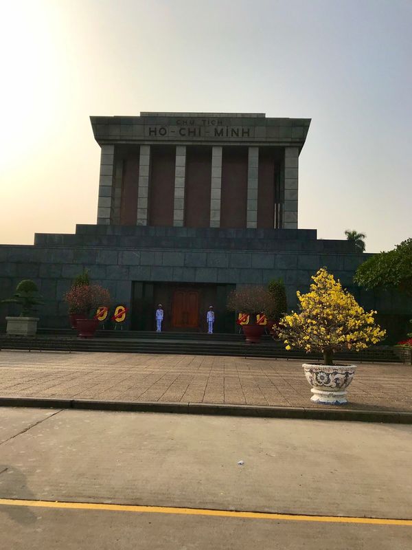 ベトナム・ハノイ「ベトナムハノイで暮らす日々　〜旅するように暮らしたい〜」の写真：タンロン遺跡の近くには、永久保存処理され...