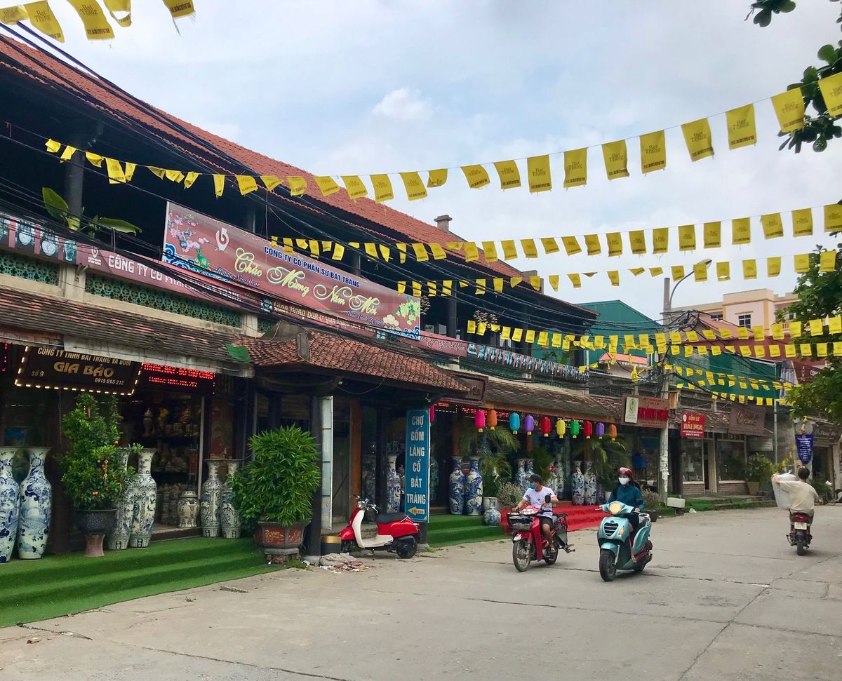 バッチャン
ハノイ市の南東部にある焼物の街。
ハノイ市内の自宅から20km...
