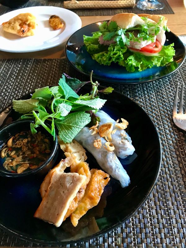 ベトナム・ハノイ「ベトナムハノイで暮らす日々　〜旅するように暮らしたい〜」の写真：Red bean restaurant
...