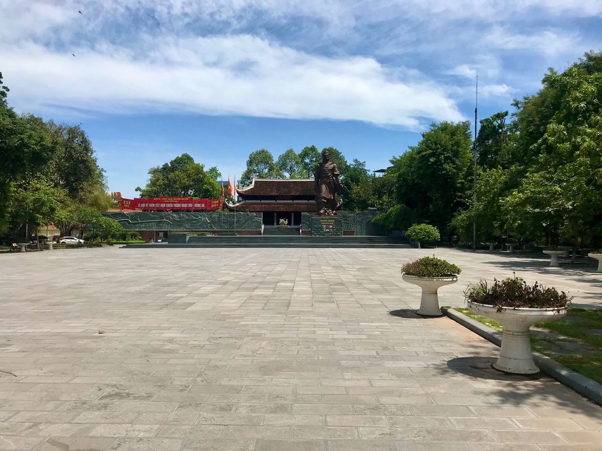 ドンダー公園
清朝との戦勝を記念して作られた公園。
今の時期のハノイは日中...