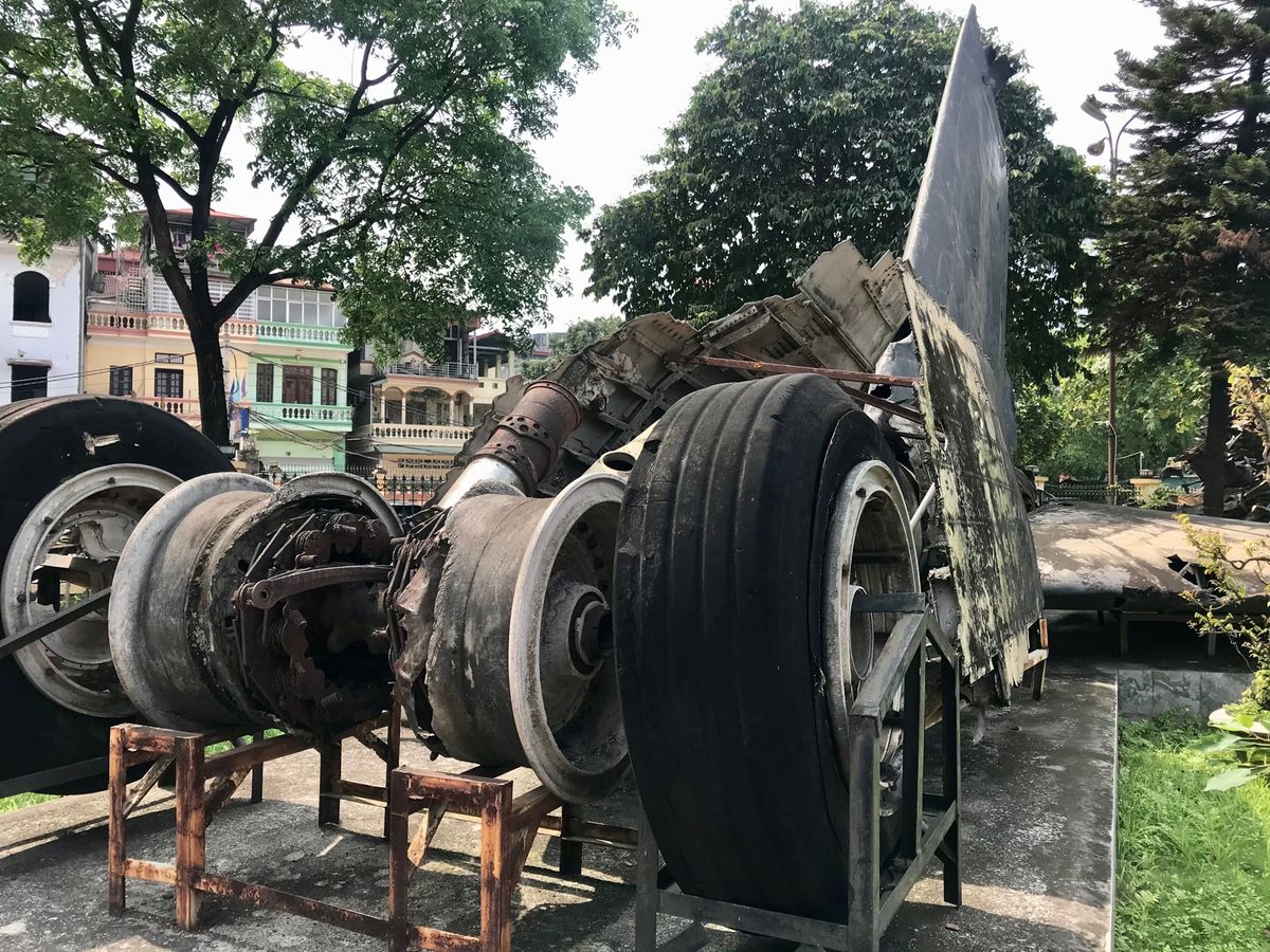 B52戦勝記念館
ハノイの街の真ん中にあり、撃墜させたアメリカ軍のB52爆...