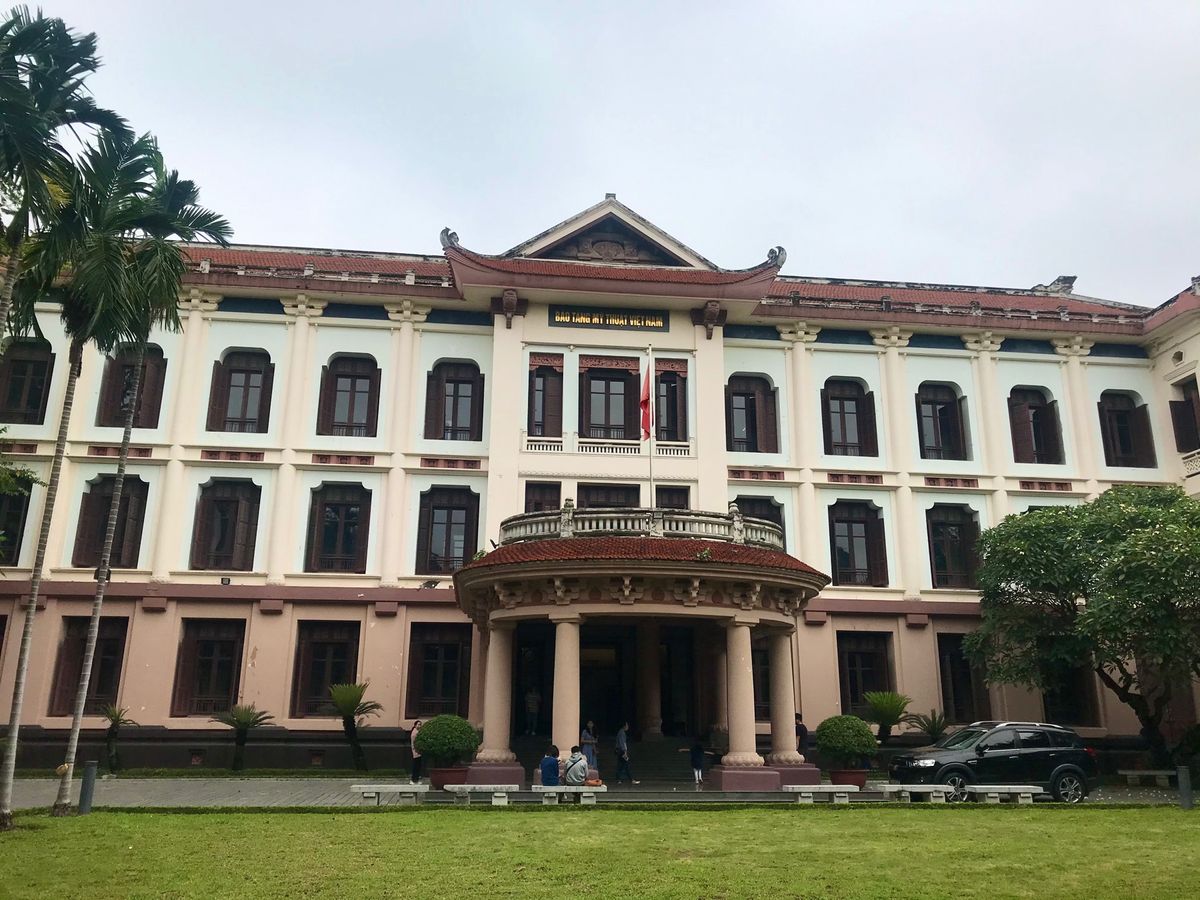 ベトナム美術博物館
自宅の近所にあり歩いて行ける美術博物館。
ベトナムらし...