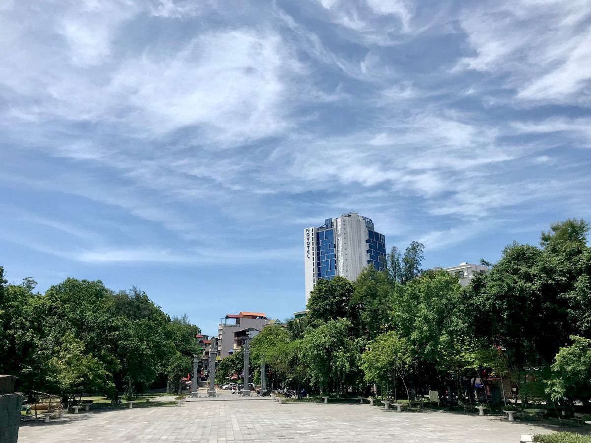 ドンダー公園
清朝との戦勝を記念して作られた公園。
今の時期のハノイは日中...